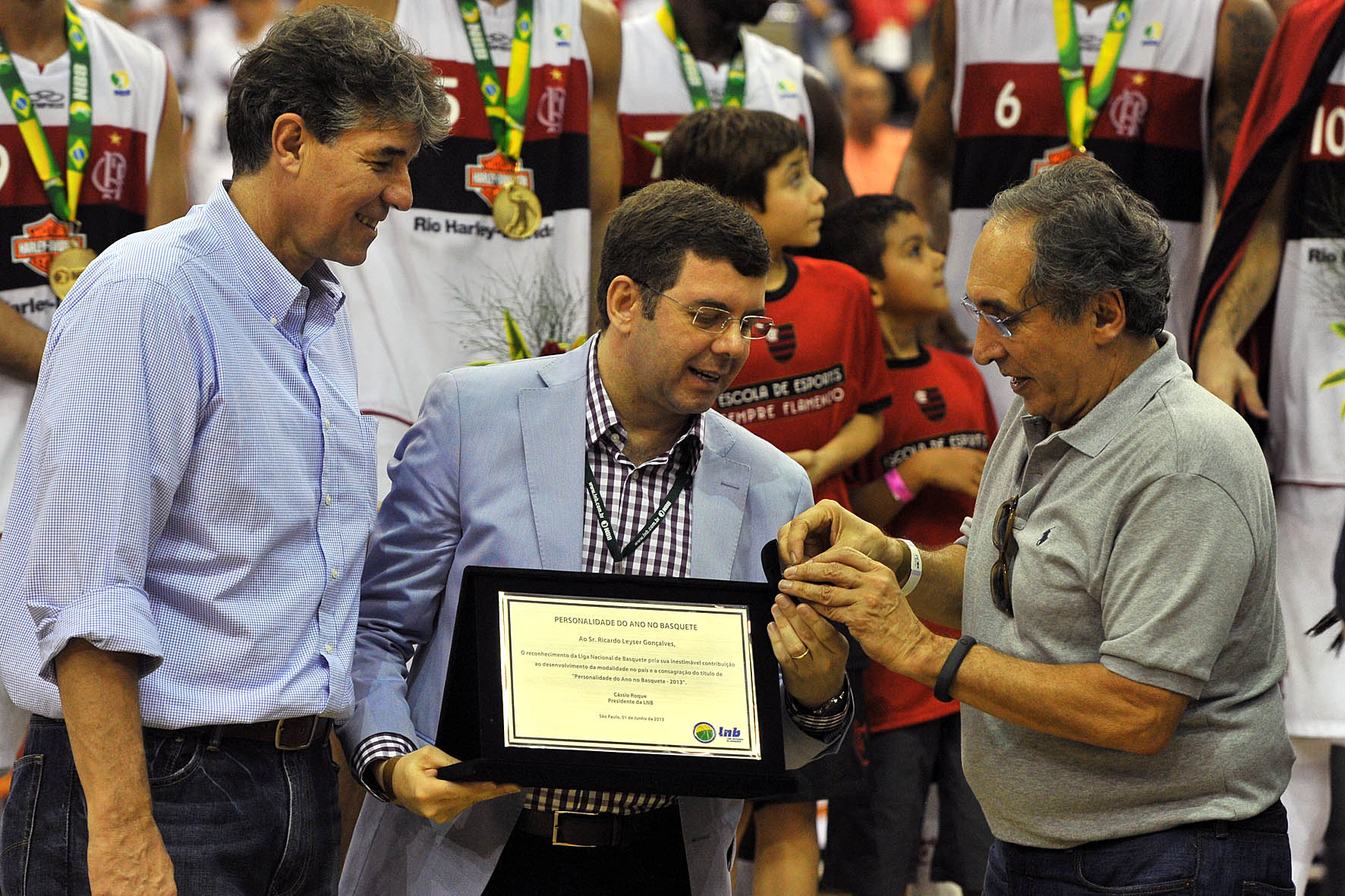 Ricardo Leyser recebeu o prêmio de personalidade do ano da LNB em 2013 (João Pires/LNB)
