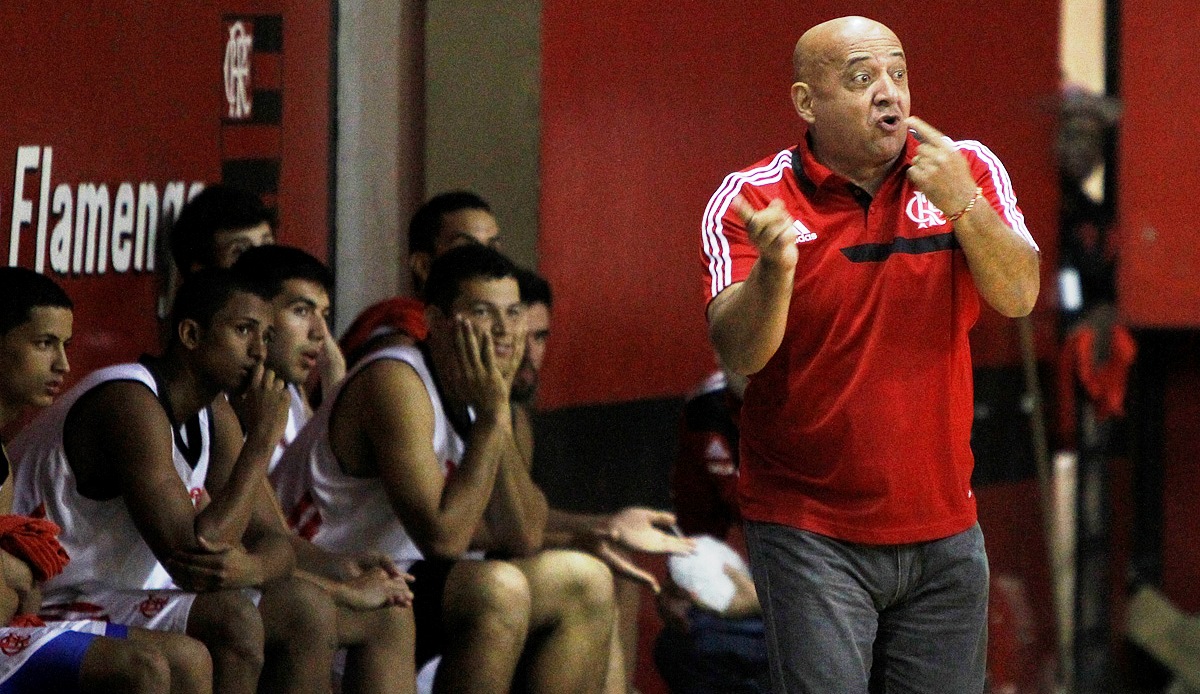 Time dirigido pelo técnico Paulo Chupeta segue sem saber o que é perder na LDB 2013 (Ricardo Ramos/LNB)