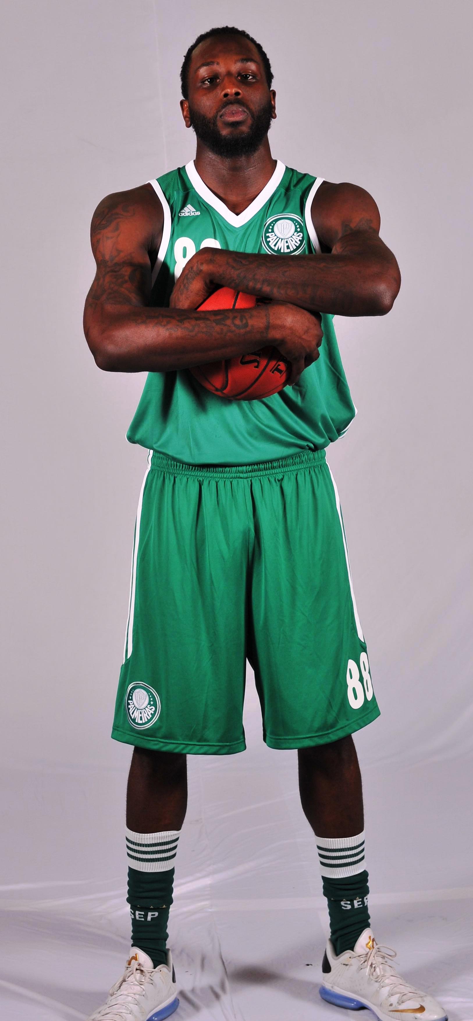 Tyrone é o terceiro jogador que mais rouba bolas no NBB (João Pires/LNB)