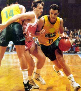 Marcel de Souza, lenda do basquete brasileiro comemora hoje 57 anos