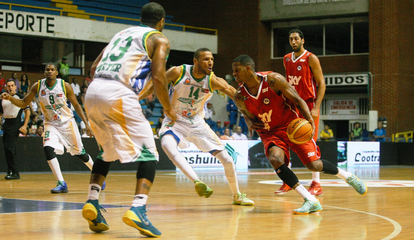 Shamell teve atuação decisiva no triunfo que deu a classificação ao Pinheiros (Samuel Vélez/FIBA Américas)