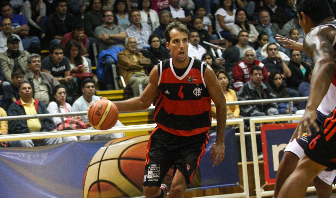 O experiente Marcelinho Machado foi o destaque do triunfo rubro-negro (Samuel Vélez/FIBA Américas)