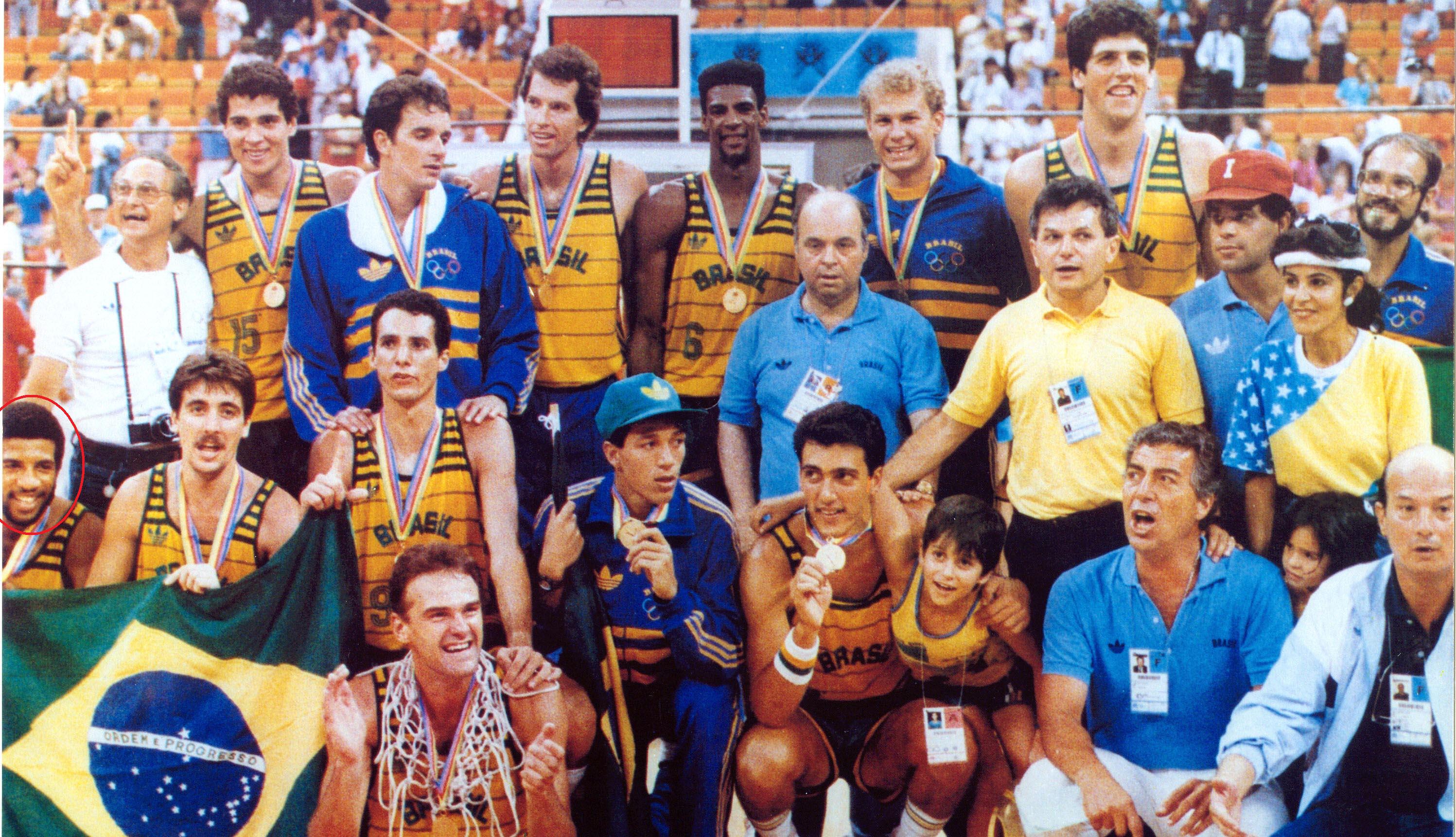 Campeão do histórico Pan de 87, "Pipoka", à esquerda, ao lado de Guerrinha e Marcel de Souza, defenderá o Time Cumbuco (Divulgação/CBB)