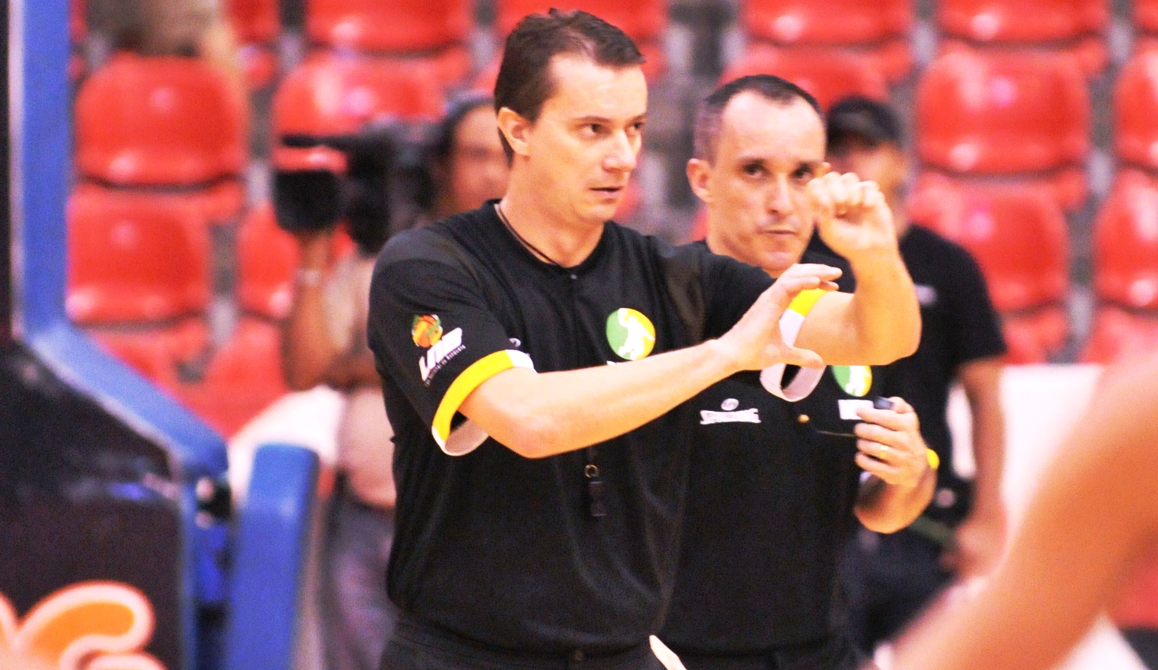 Ao lado de outros 36 árbitros, Maranho e Benito farão parte do quadro de arbitragem da Copa do Mundo 2014 (Divulgação)