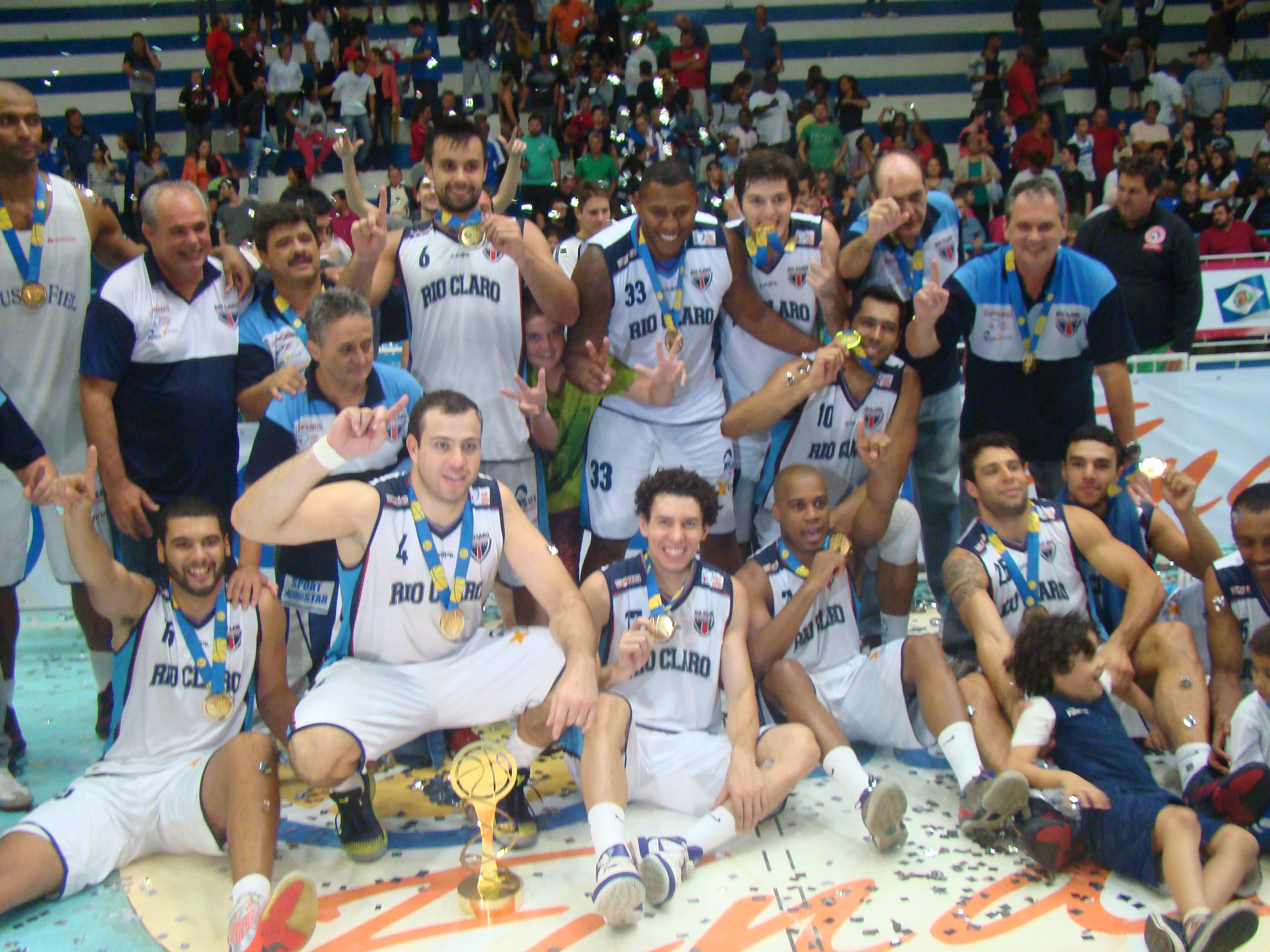 O Rio Claro conquistou o título da Liga Ouro na temporada 2013/2014 (Douglas Carraretto/Divulgação)