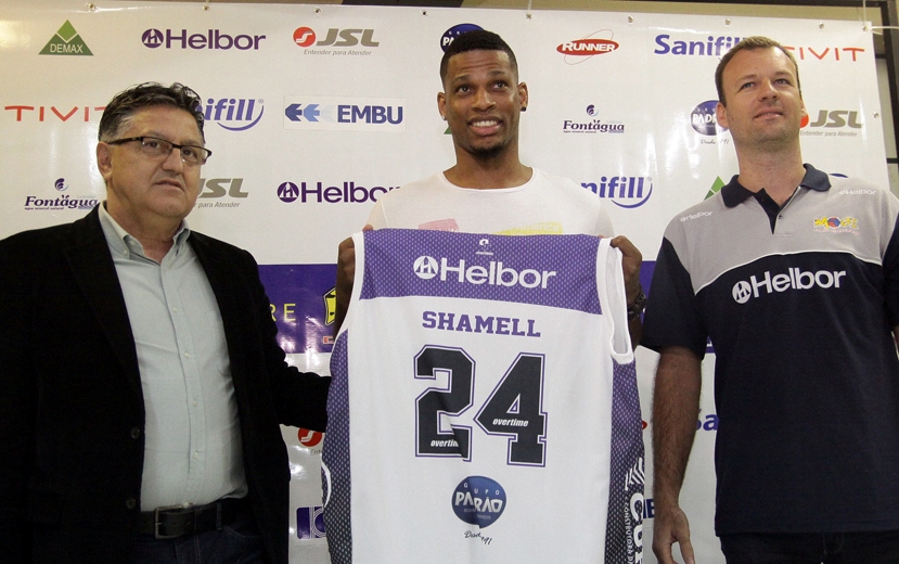 Jogador do Pinheiros por cinco temporadas, Shamell foi apresentado nesta terça-feira em sua nova casa (Cleomar Macedo/Helbor)