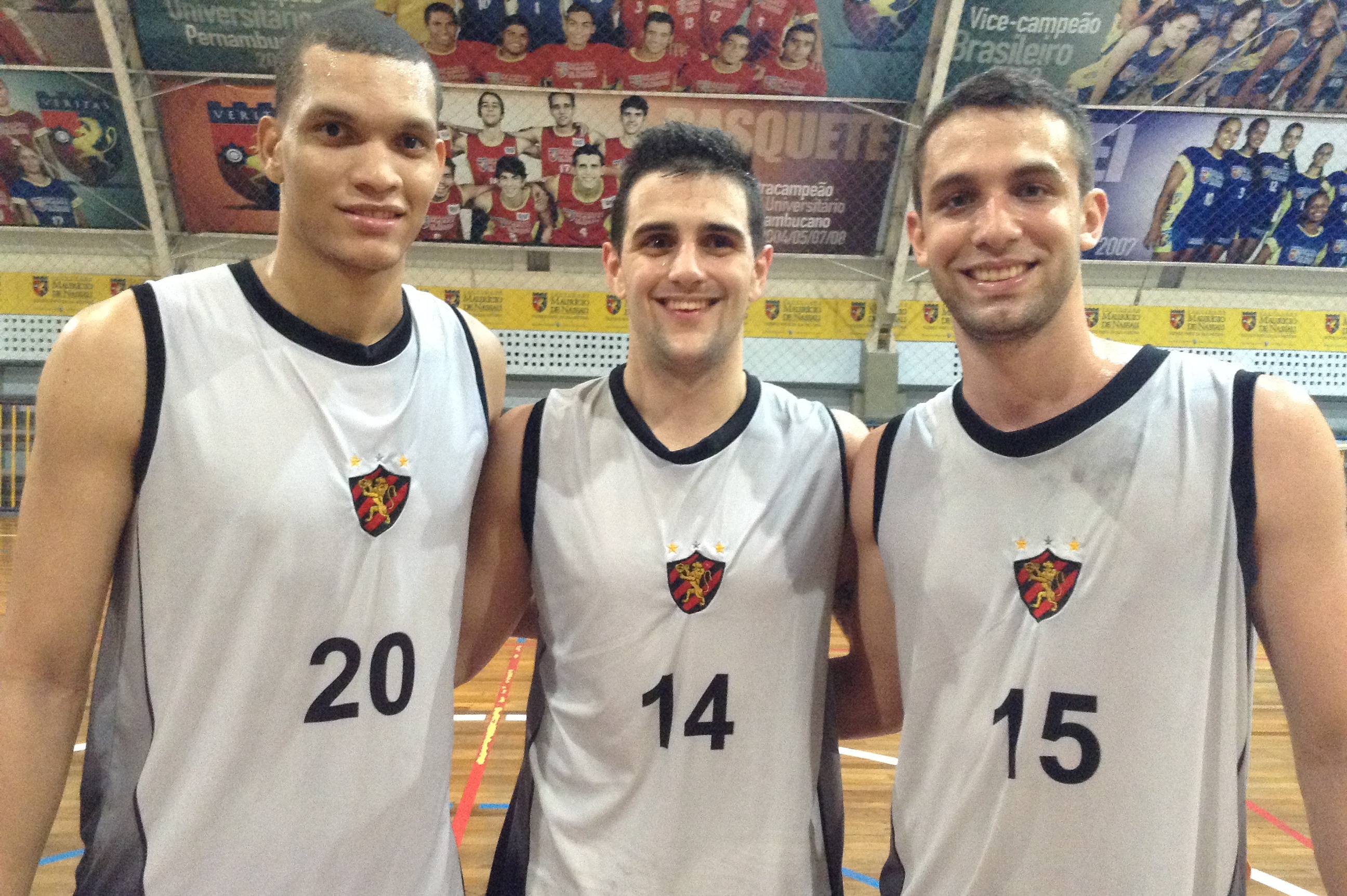 Chandler, Matias Bernardini e Gabriel já estão treinando com a equipe do Sport (Divulgação)