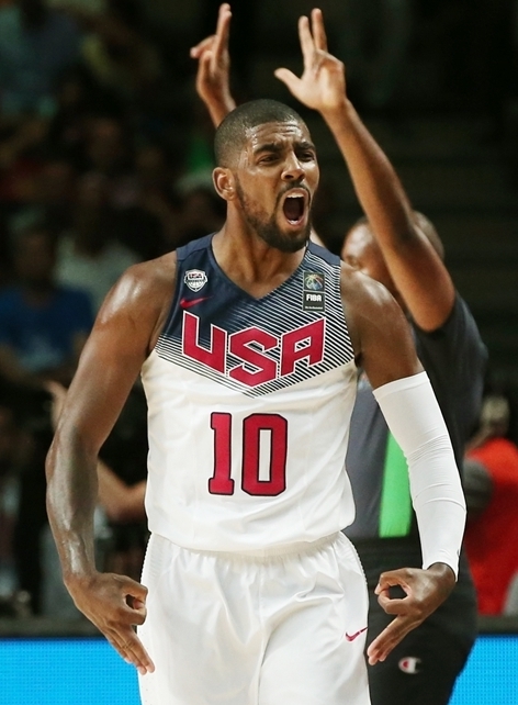 Com a mão quente nos tiros de três pontos, Irving brilhou na final (FIBA/Divulgação)