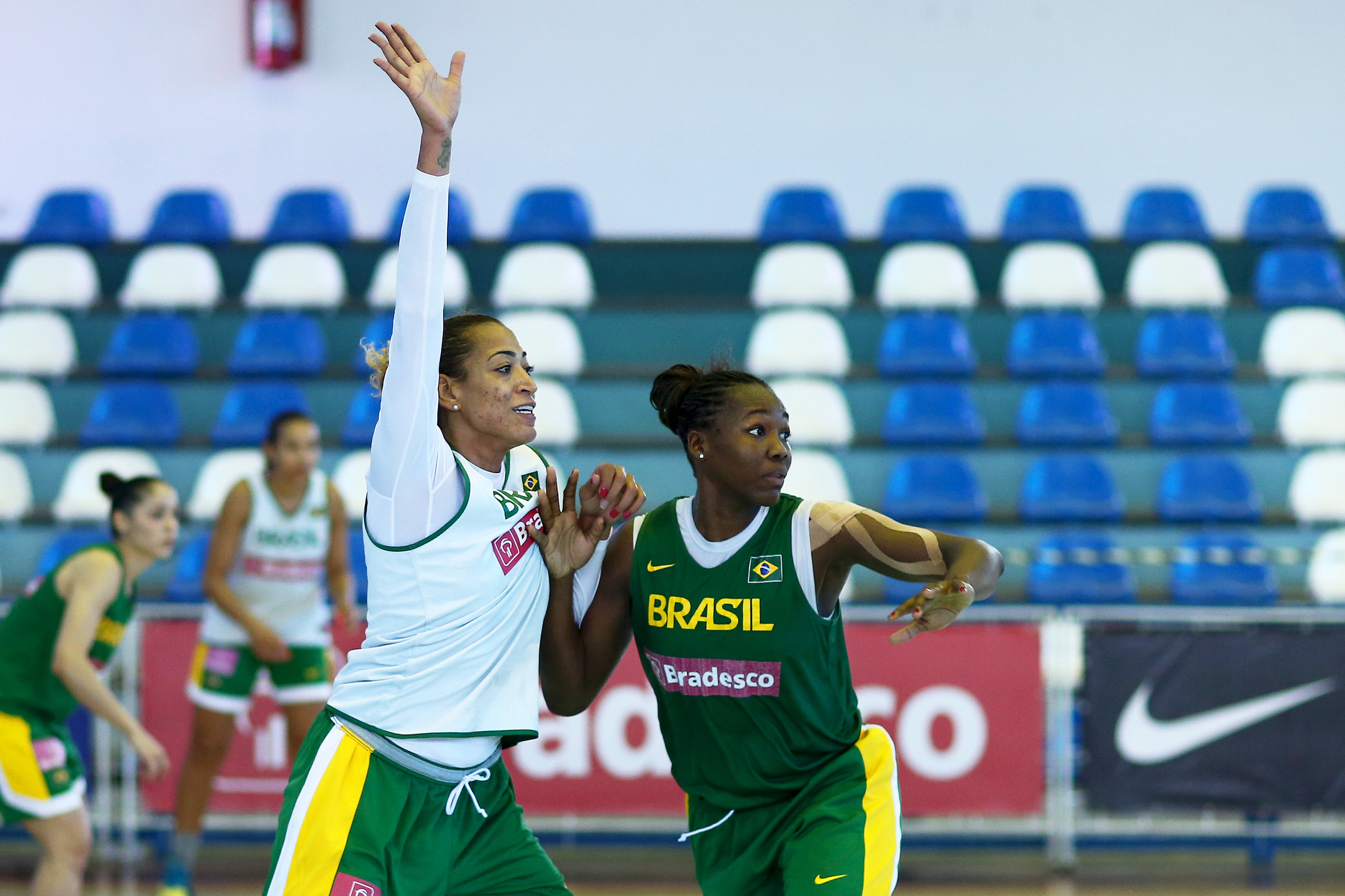 Érika de Souza e Clarissa dos Santos são dois dos nomes convocados pelo técnico Luiz Augusto Zanon para defender o Brasil no Campeonato Mundial de Basquete Feminino (Wagner Carmo/Inovafoto)