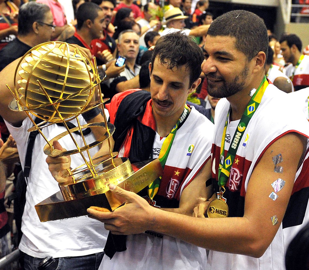 O ala/armador conquistou o título do NBB5 com a camisa do Flamengo (João Pires/LNB)