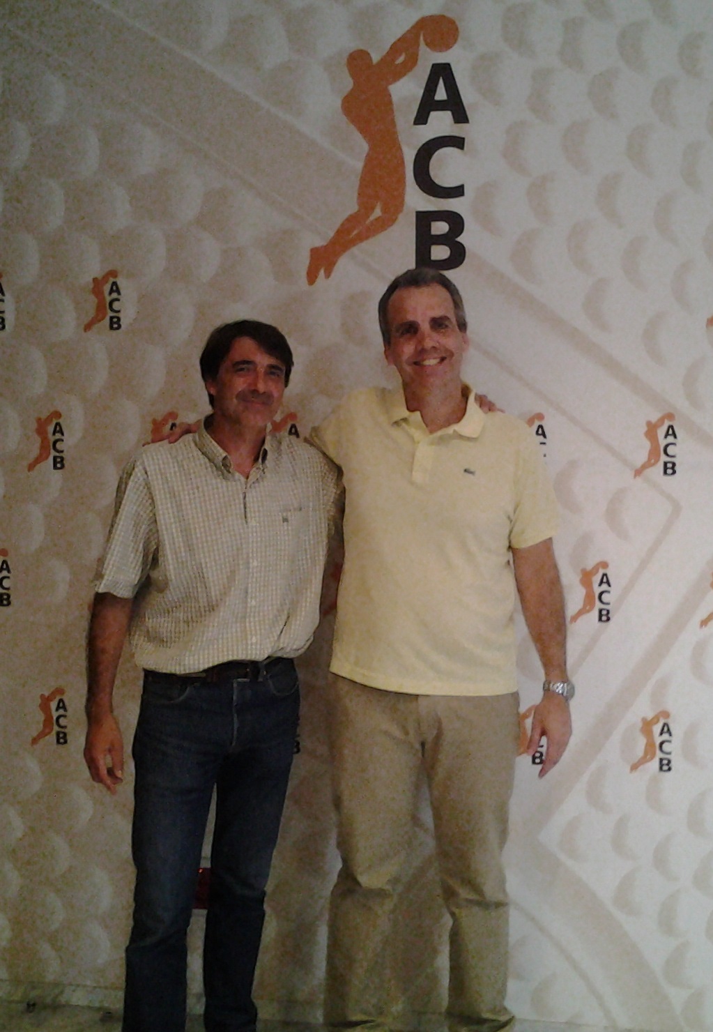 Durante sua estadia na Espanha, Bassul fez uma reunião na ACB (Divulgação)
