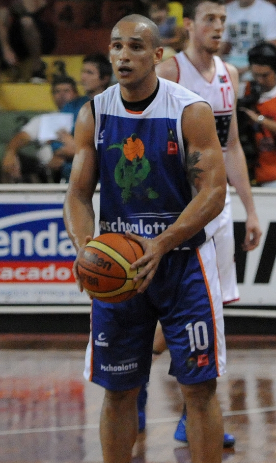 Alex teve papel fundamental para o triunfo bauruense (Marcelo Figueras/FIBA Américas)