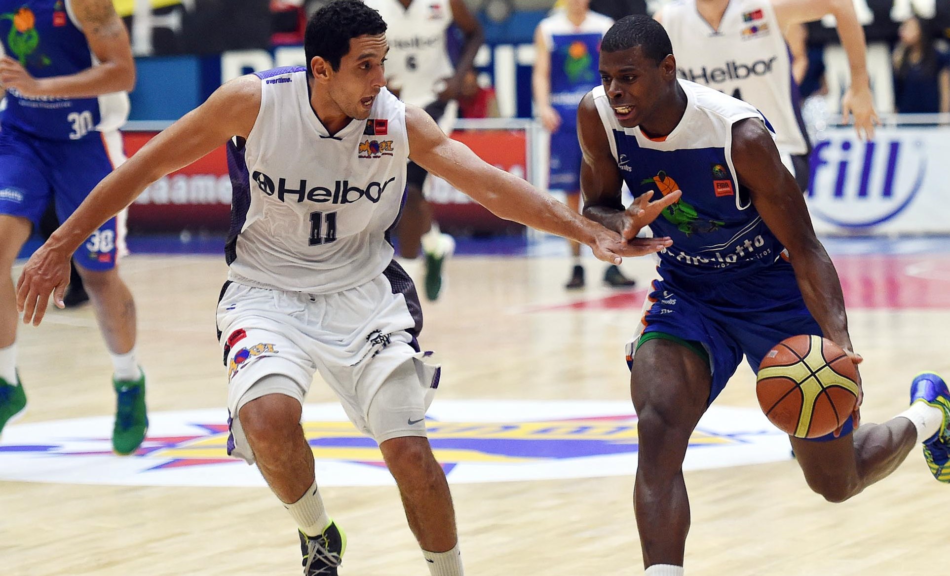 Rivais durante a 2ª fase, Bauru e Mogi podem se reencontrar na final caso vençam as semifinais (Gaspar Nóbrega/FIBA Américas)