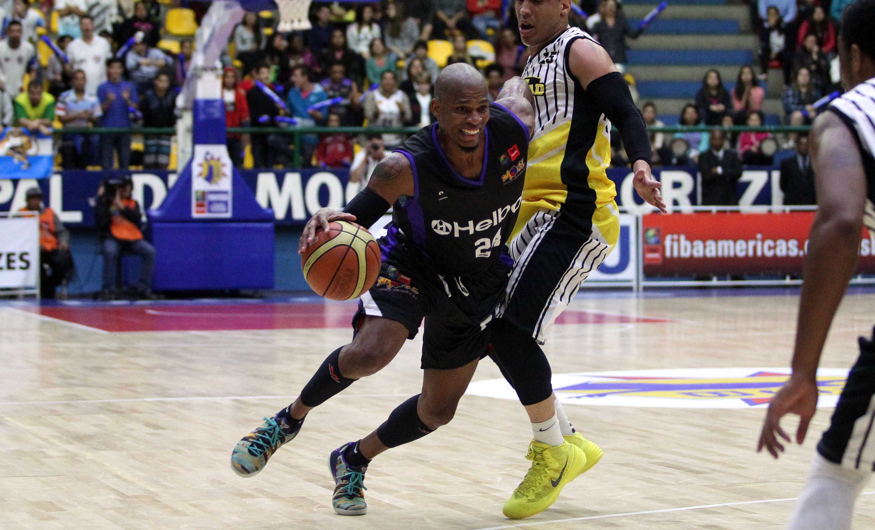 Norte-americano Shamell é o principal pontuador do Mogi na Liga Sul-Americana (FIBA Américas/Divulgação)