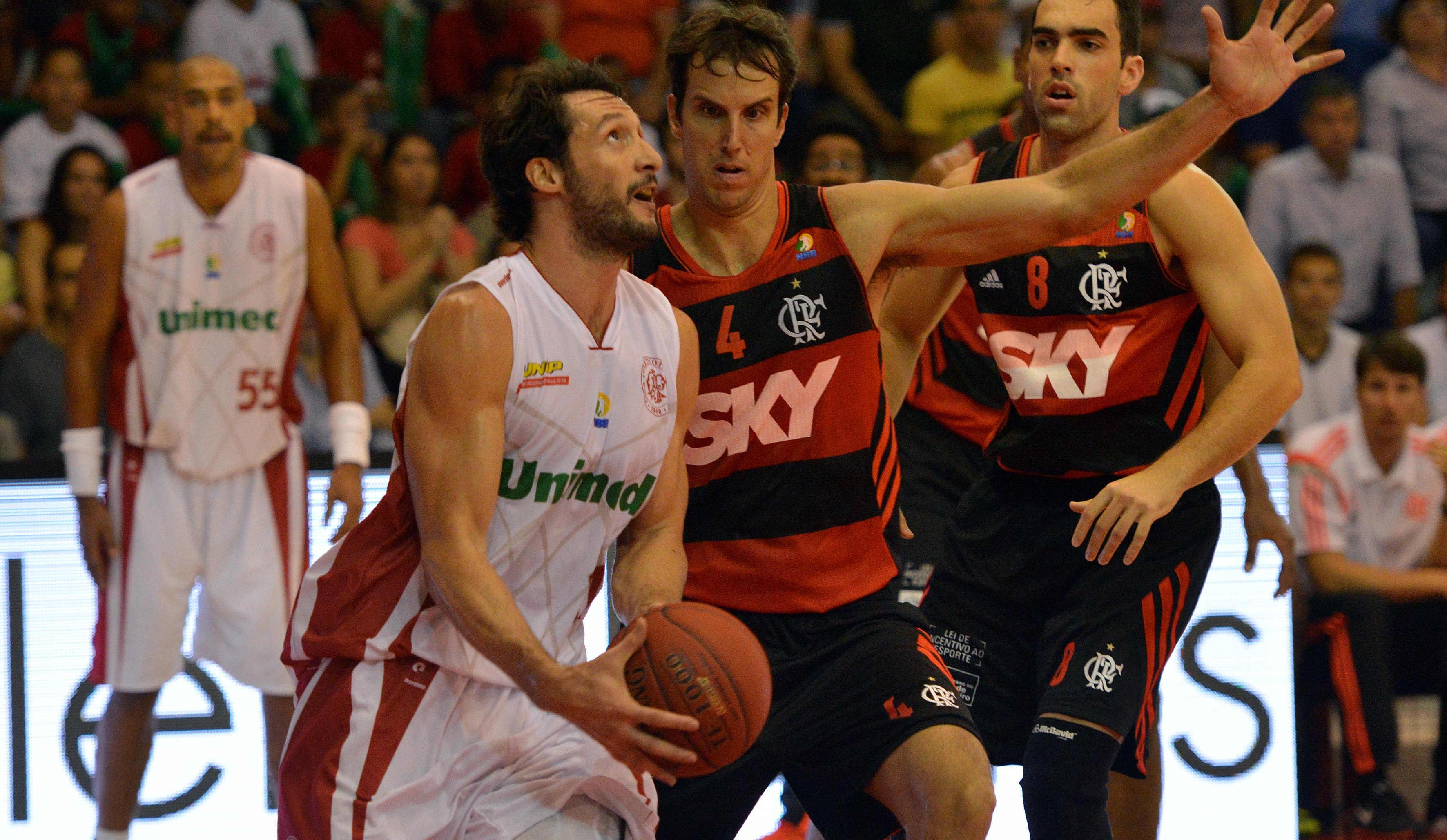 Na primeira rodada, Paulistano, do ala Pilar, acabou derrotado pelo Flamengo (João Pires/LNB)