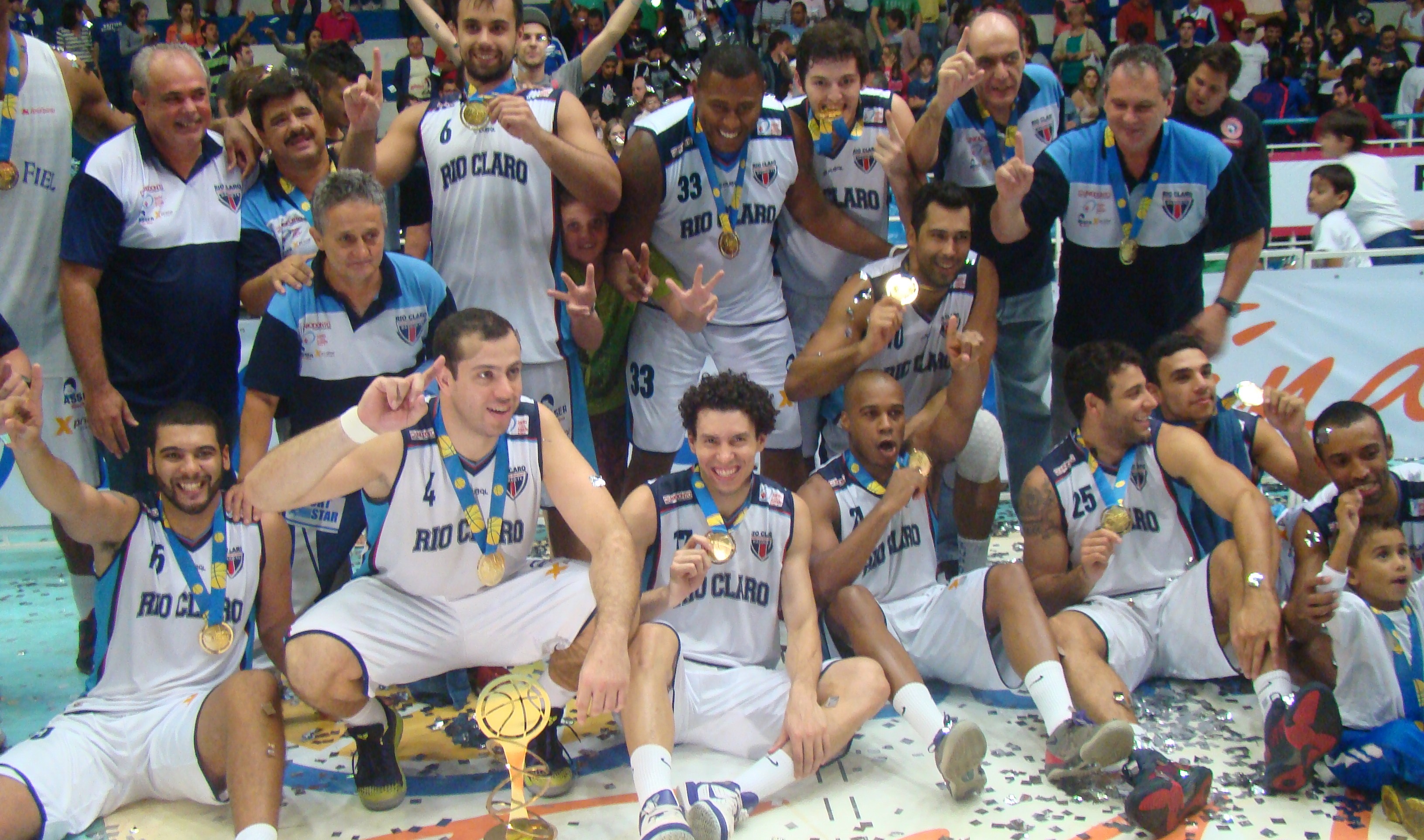 Dono do título da 1ª edição da Liga Ouro, Rio Claro disputa agora o NBB; campeão seguirá com vaga na elite do basquete nacional (Divulgação/LNB)