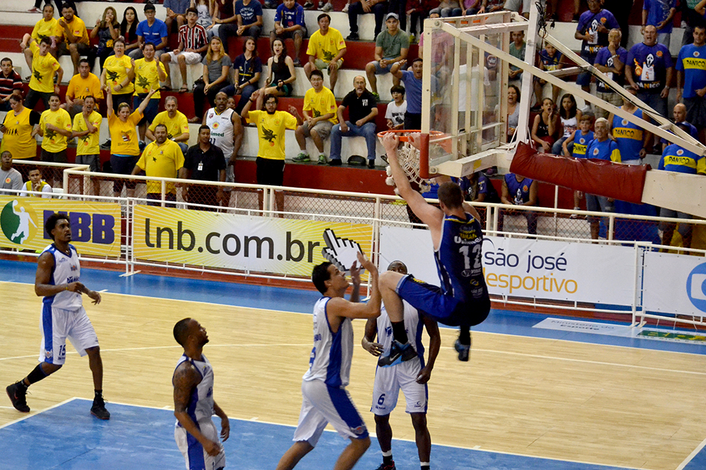 Macaé nunca venceu o São José na história do NBB (Arthur Marega Filho/São José Desportivo)