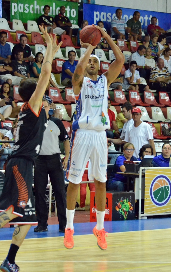 Bauru e Pinheiros são 'francos atiradores' em bolas de 3 pontos (Henrique Costa/Bauru Basket)