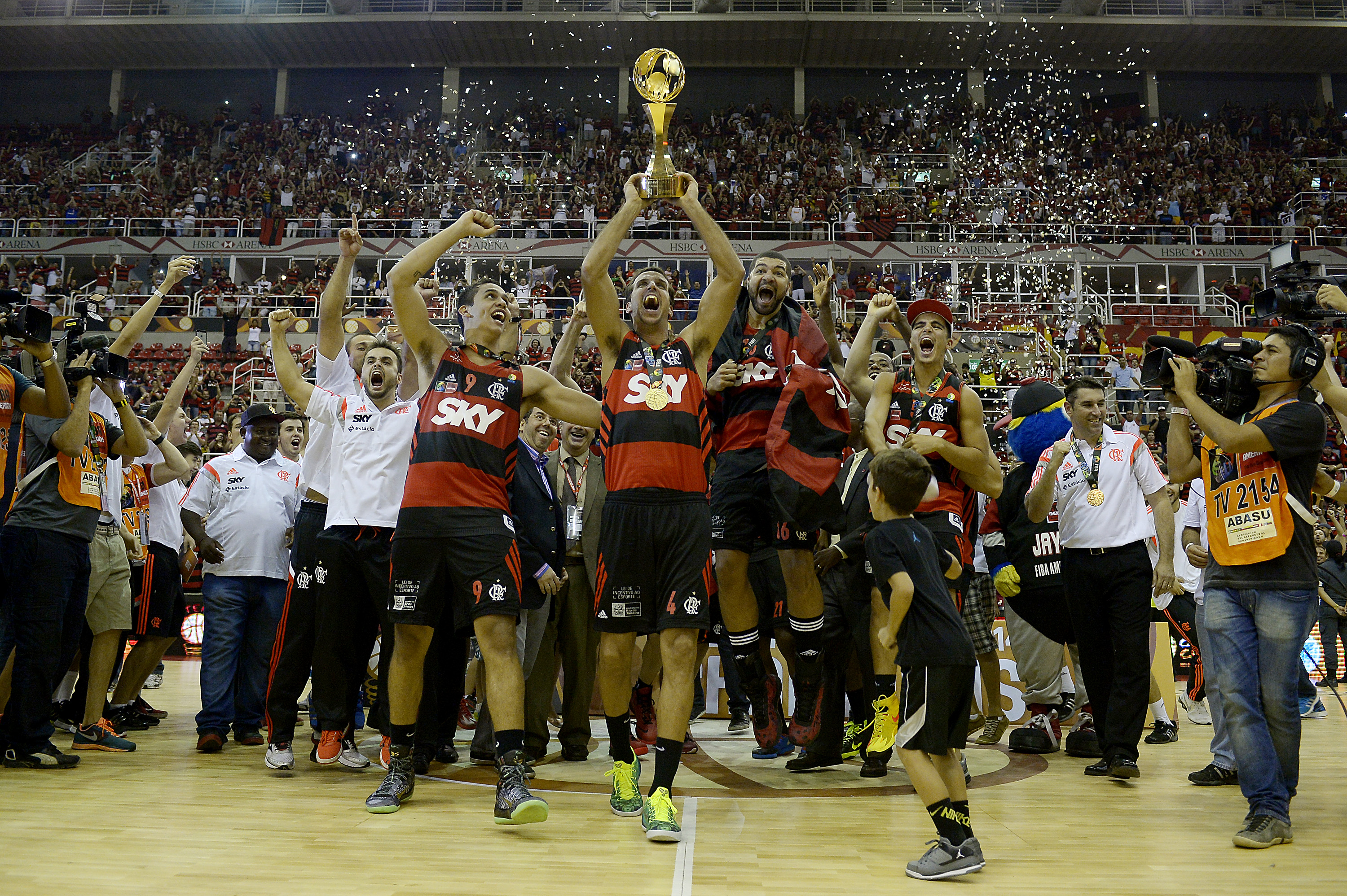 Na HSBC Arena, Flamengo levou a melhor sobre o Maccabi e garantiu o histórico título da Copa Intercontinental de Clubes (Gaspar Nóbrega/FIBA Américas)