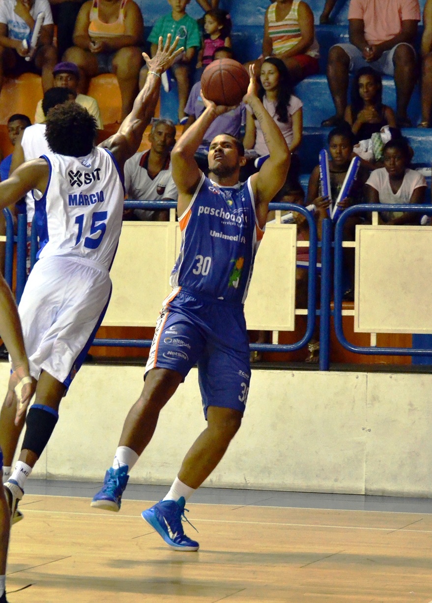 Hettshemeir foi o destaque da vitória do Bauru sobre o Macaé do 1º turno (Henrique Costa/Bauru Basket)