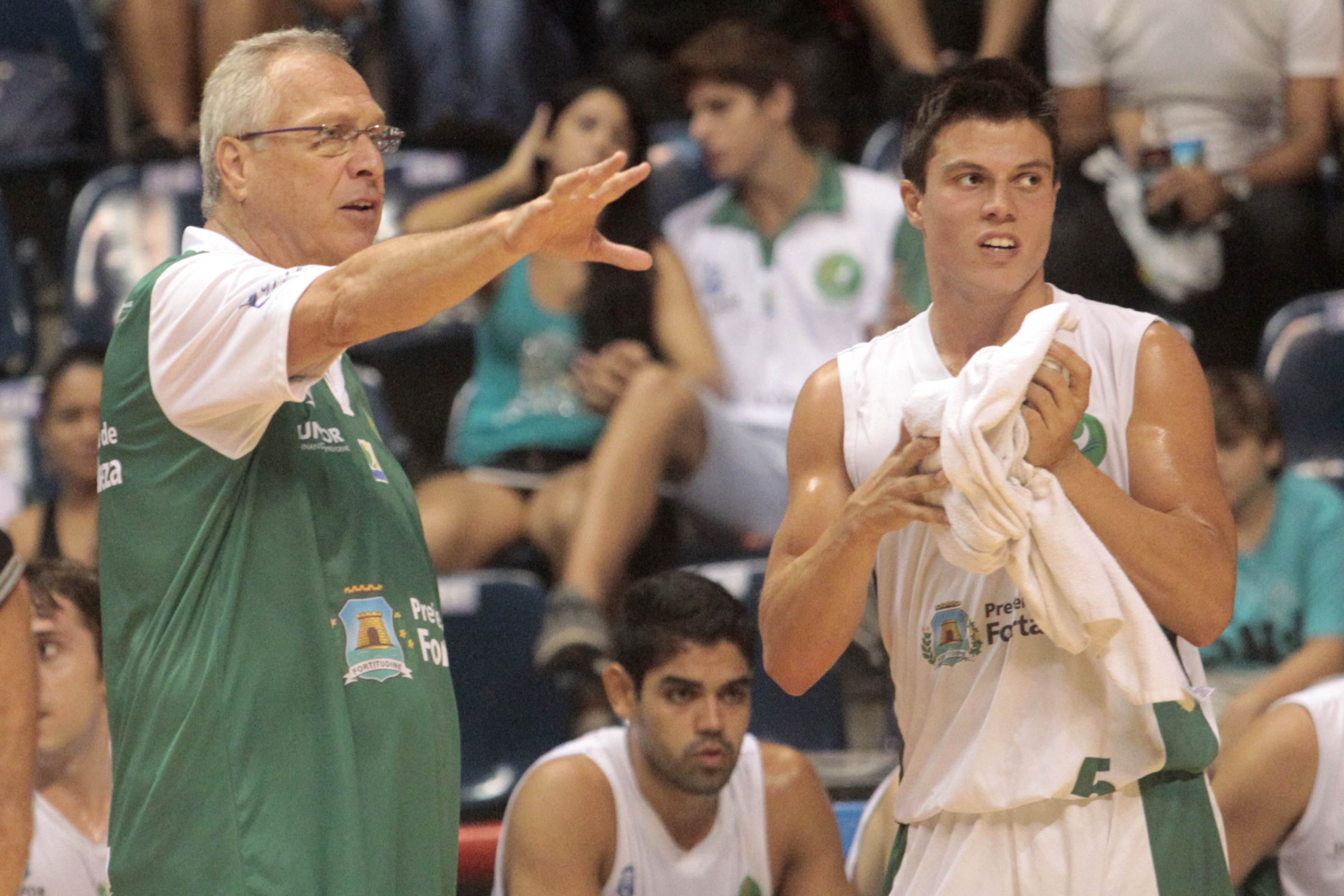 Alberto Bial e Davi, do Basquete Cearense