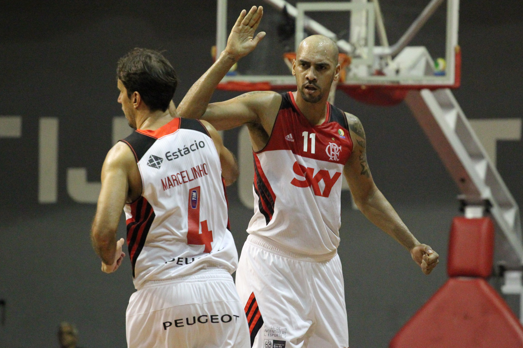 Marcelinho Machado e Marquinhos, do Flamengo