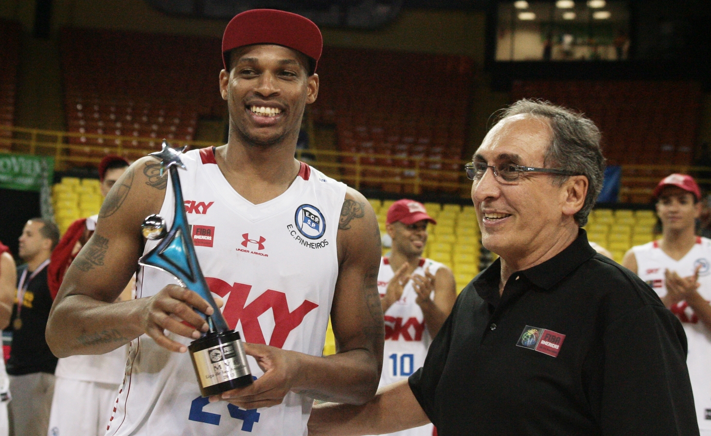 Título e MVP da Liga das Américas 2013: o grande momento de Shamell no Brasil (FIBA Américas/Divulgação)