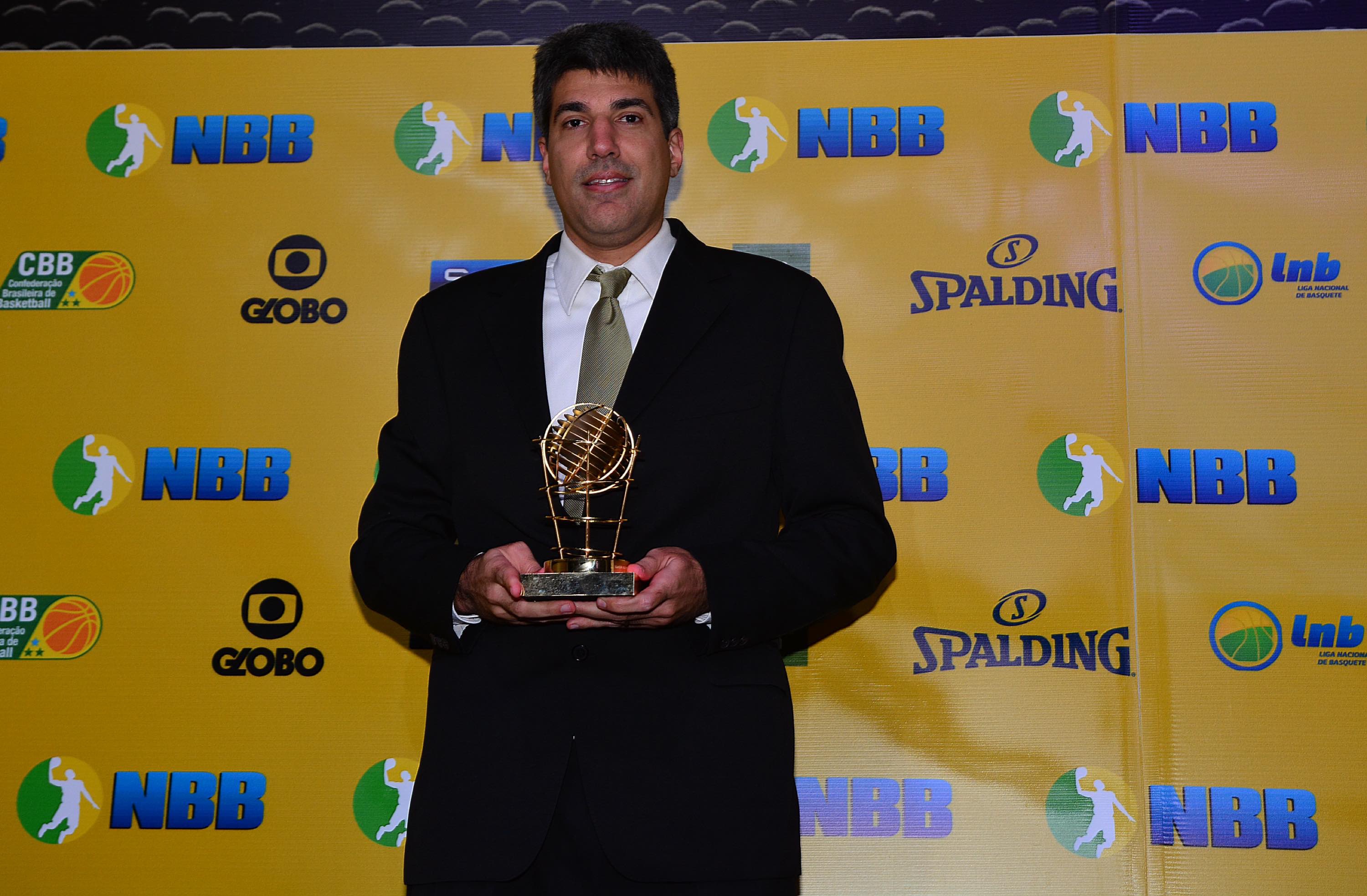 Dedé Barbosa, melhor técnico da edição 2014/2015 do NBB