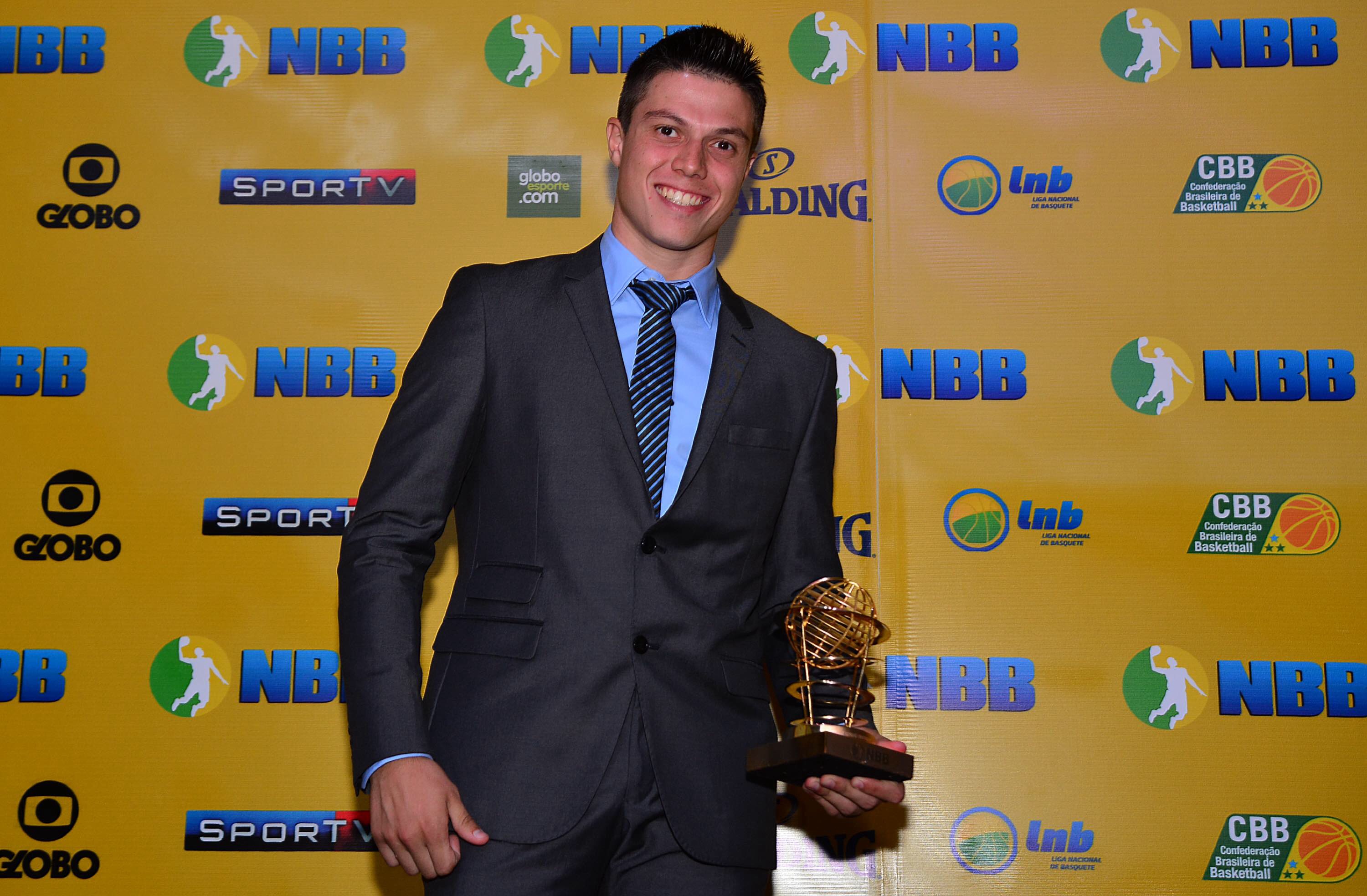 Davi Rossetto foi o vencedor do prêmio de Jogador Que Mais Evoluiu do NBB 7 (João Pires/LNB)