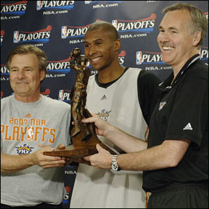 Leandrinho foi eleito o Melhor Reserva da NBA em 2007 (Divulgação)