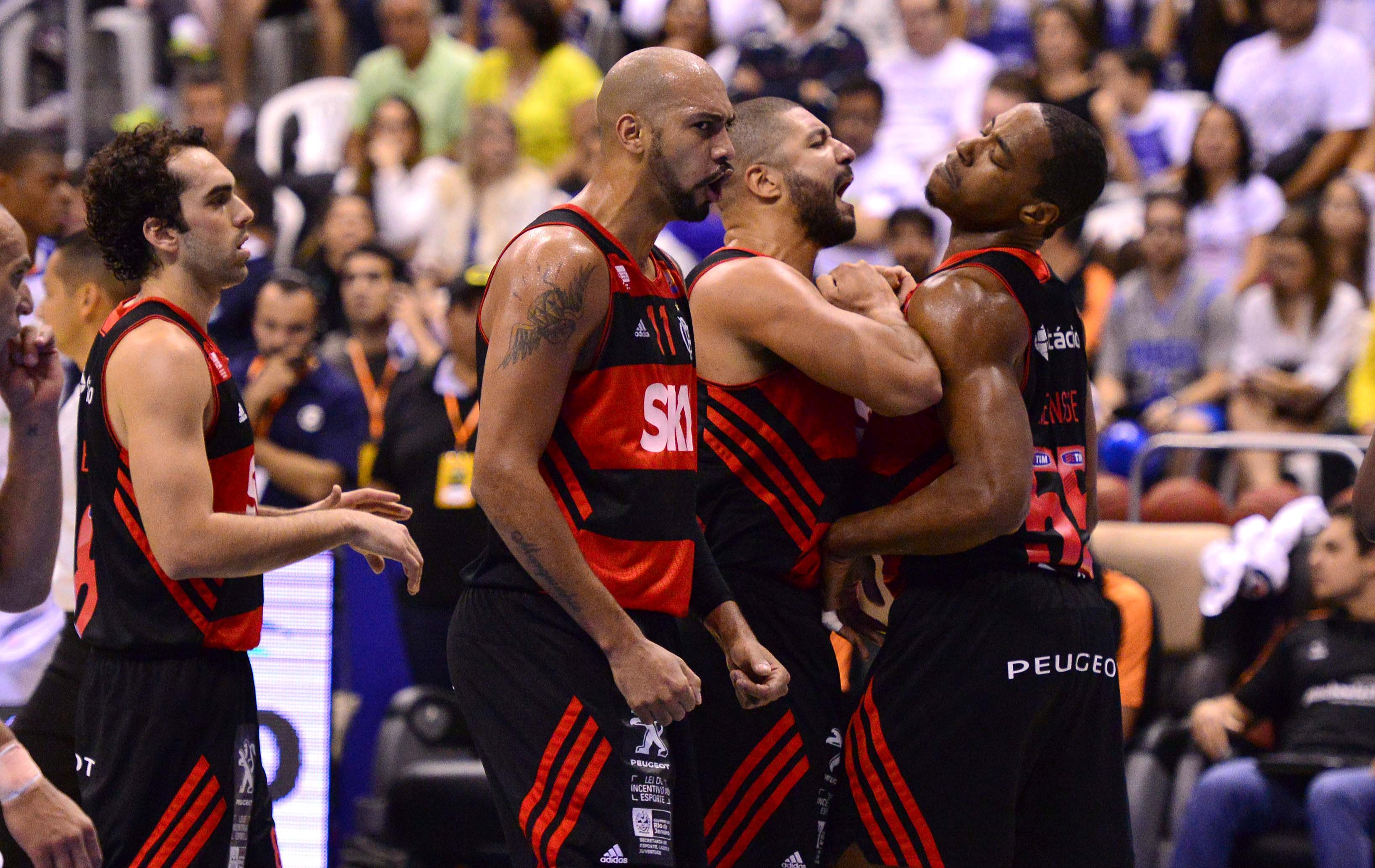 Benite, Marquinhos, Olivinha e Meyinsse são alguns dos nomes certos do Flamengo para a próxima temporada (Fotojump/LNB)