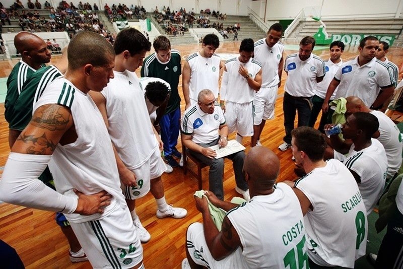 Em 2012, Padola levou o Palmeiras de volta à elite do basquete nacional (Divulgação/Palmeiras)