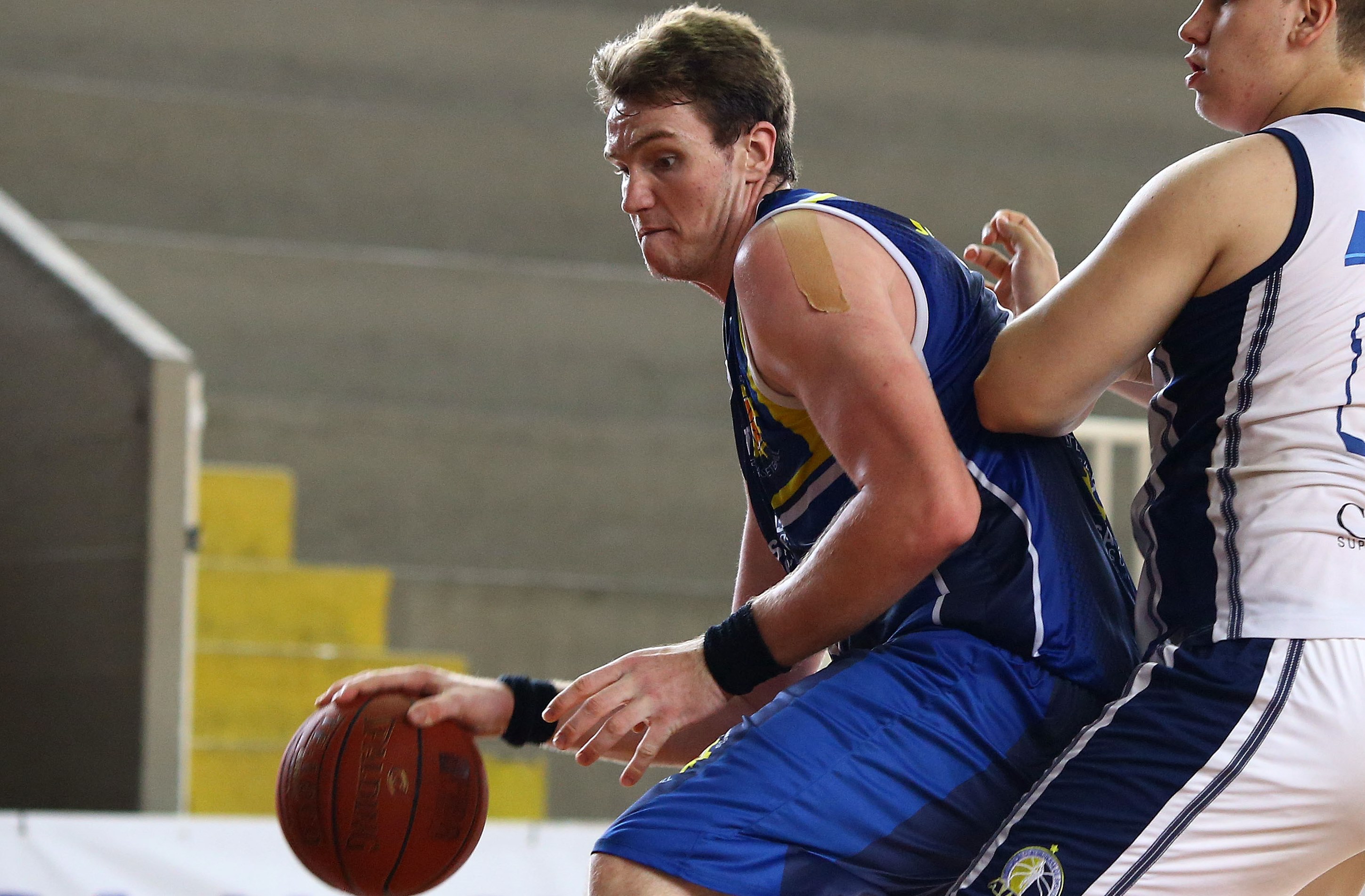 Com atuação dominante do pivô Jonathan, São José venceu a 2ª seguida em Curitiba (Hedeson Alves/LNB)