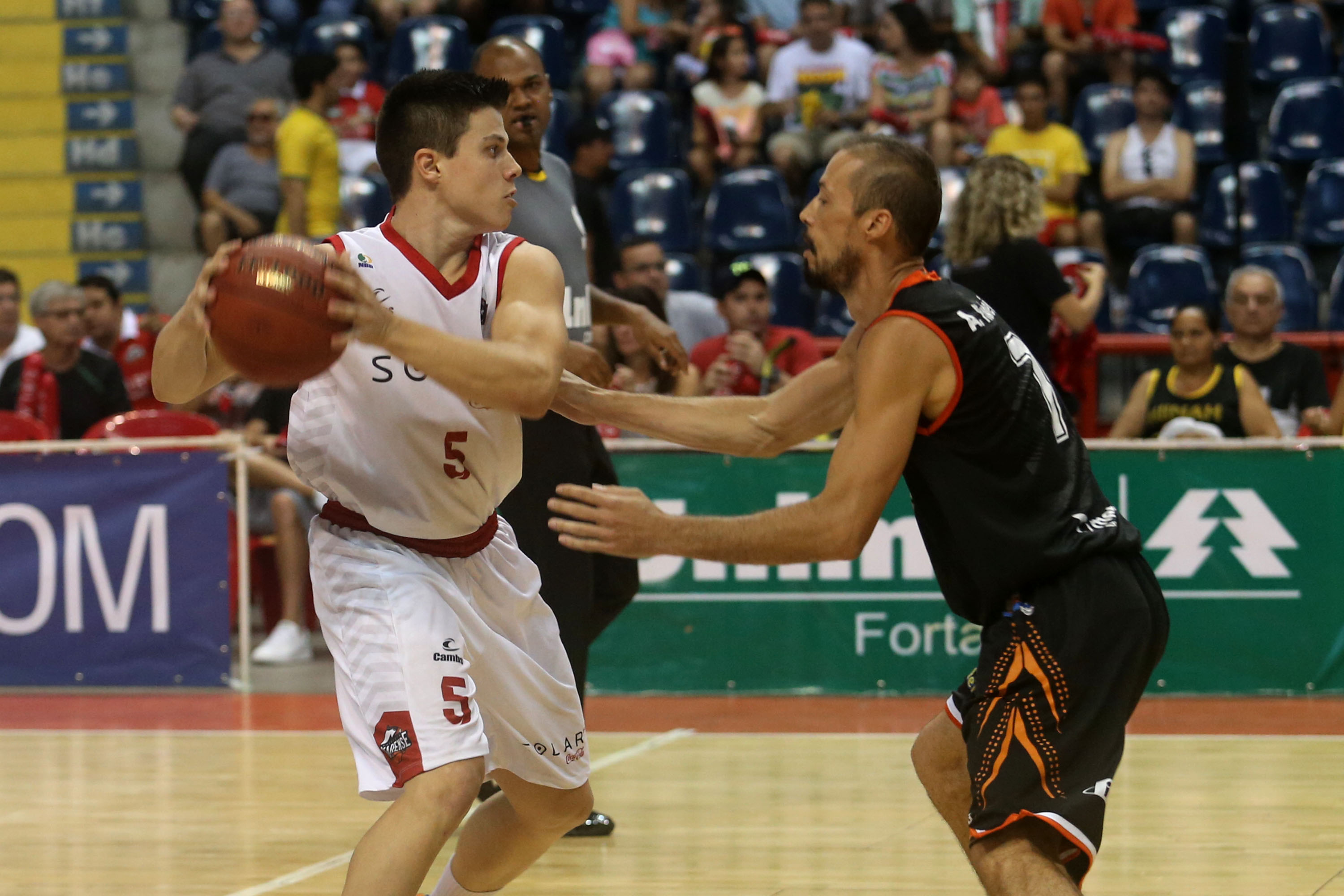 Davi Rossetto, do Basquete Cearense, e Alexandre Pinheiro, da Liga Sorocabana