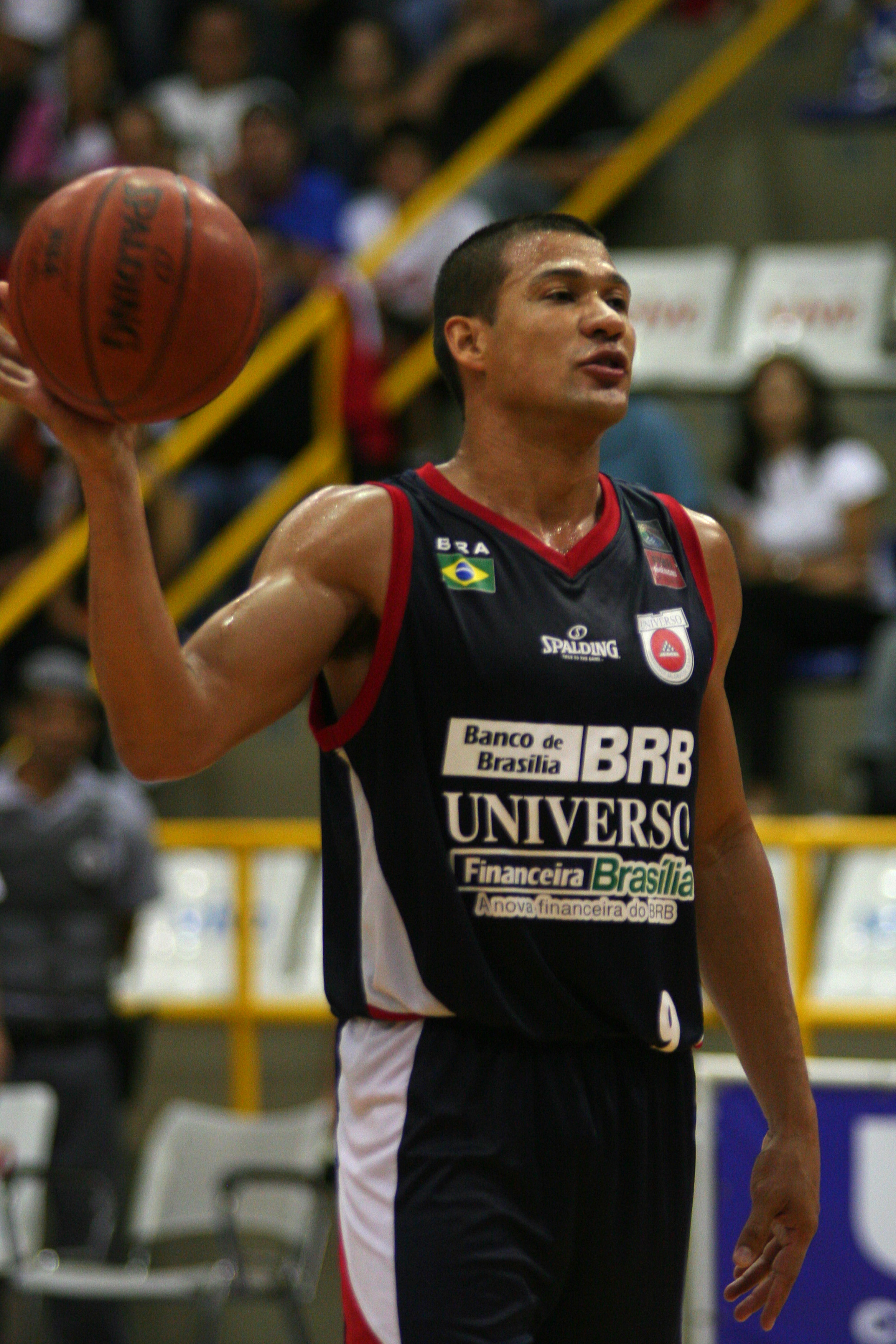 Valtinho vestiu a camisa do Brasília nas três primeiras temporadas do NBB (