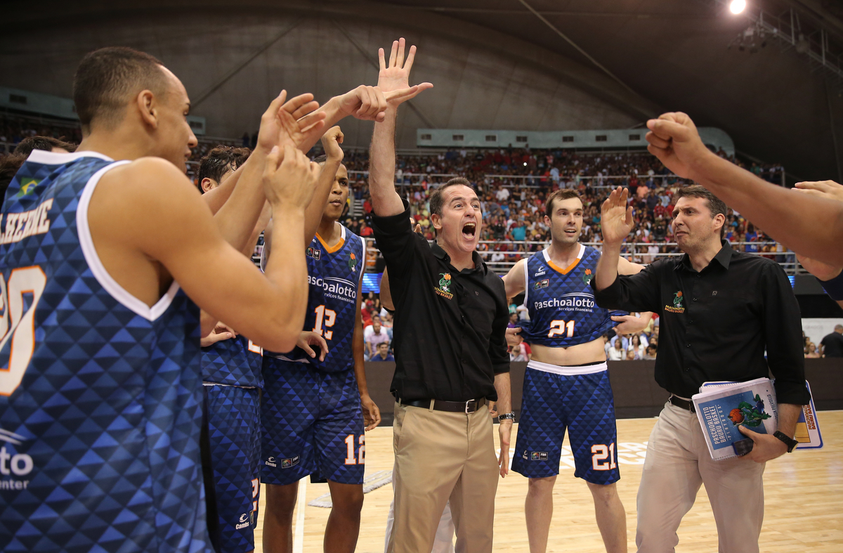 3/11/2016 - Barquisimeto, Venezuela - Partido entre Bauru (BRA) vs Flamengo (BRA) durante el Final Four de la Liga de la Americas 2016. (photo: Jose Jimenez-Tirado/FIBA Americas)