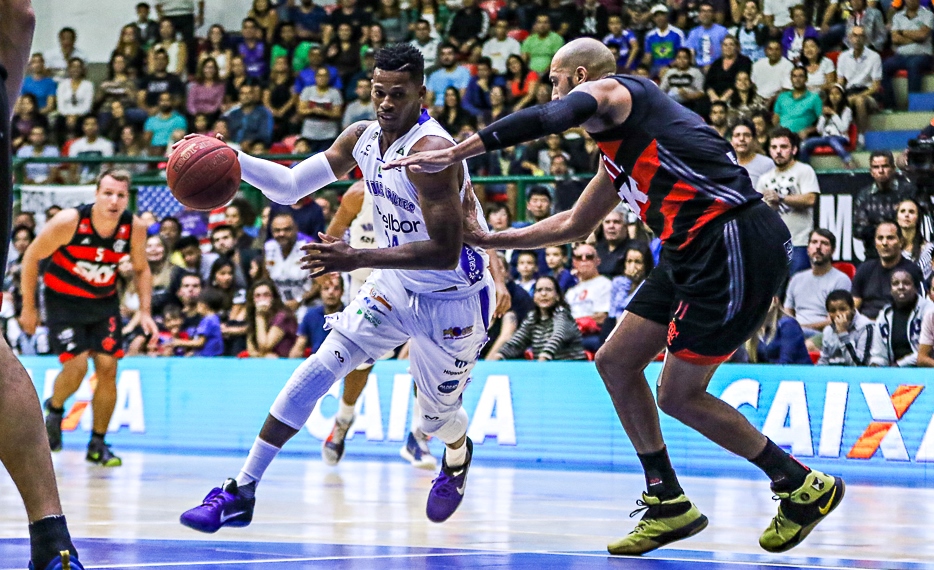 Mogi, de Shamell, e Flamengo, de Marquinhos, farão duelo decisivo neste sábado (Bruno Lorenzo/LNB)