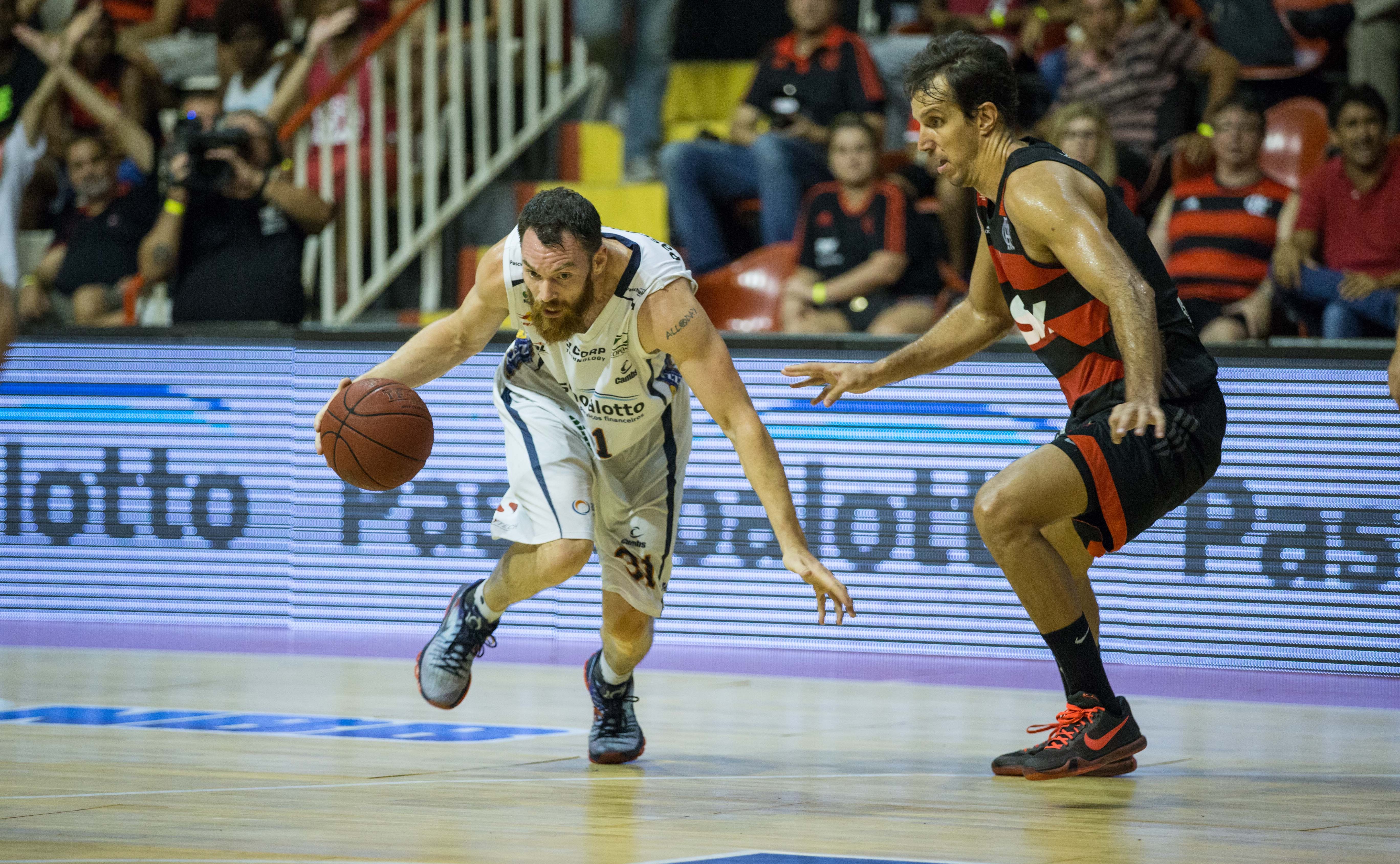 Frente a frente novamente: Bauru e Flamengo voltam a se encontrar nas Finais do NBB CAIXA (Caio Casagrande/Bauru Basket) Frente a frente novamente: Bauru e Flamengo voltam a se encontrar nas Finais do NBB CAIXA (Caio Casagrande/Bauru Basket)