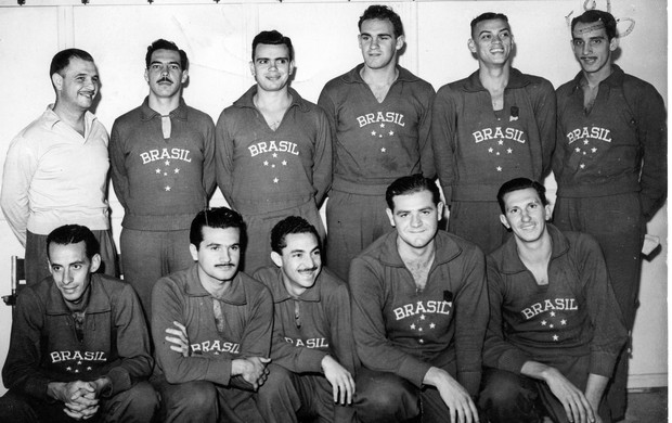 Seleção que disputou as Olimpíadas de 1948 em Londres (Arquivo CBB/Divulgação)