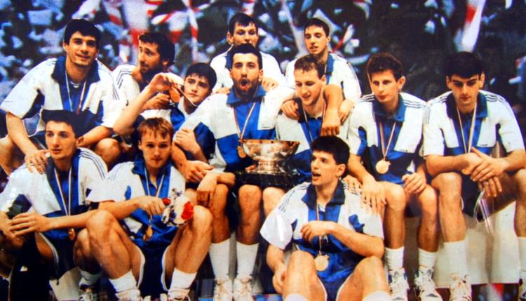 Extinta Iugoslávia foi campeã mundial em 1990, contando com croatas e sérvios em seu elenco (Reprodução)