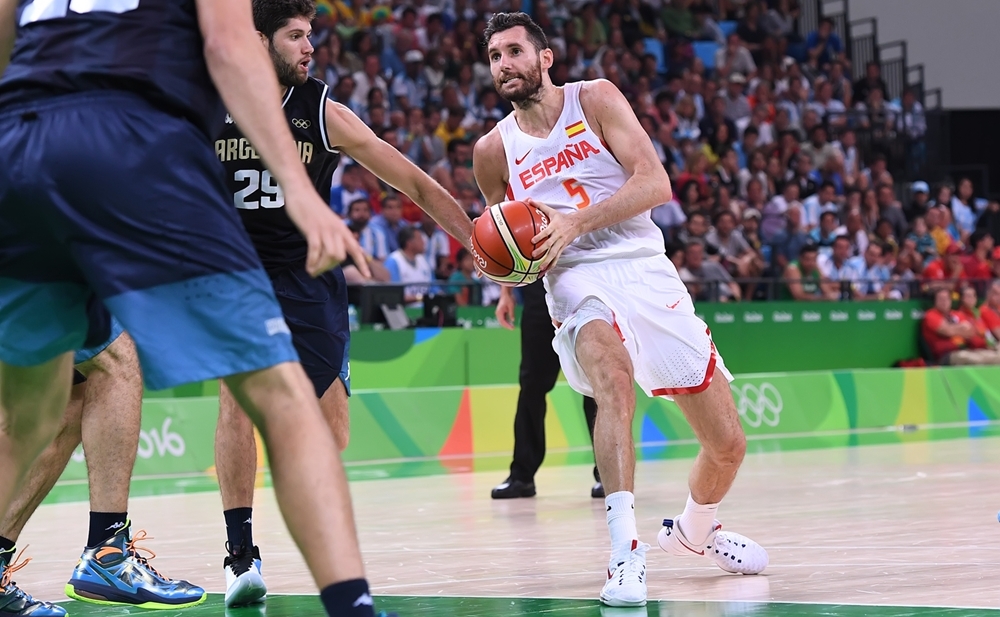 Rudy Fernandez teve grande atuação e comandou o ataque espanhol diante dos argentinos (FIBA/Divulgação)
