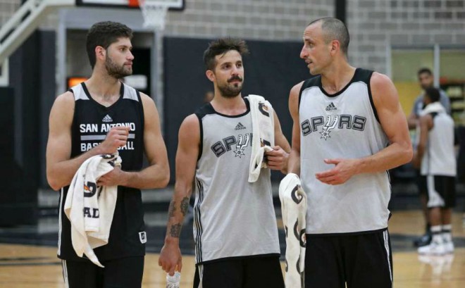 Patricio Garino, Nicolás Laprovittola e Manu Ginobili, do San Antonio Spurs