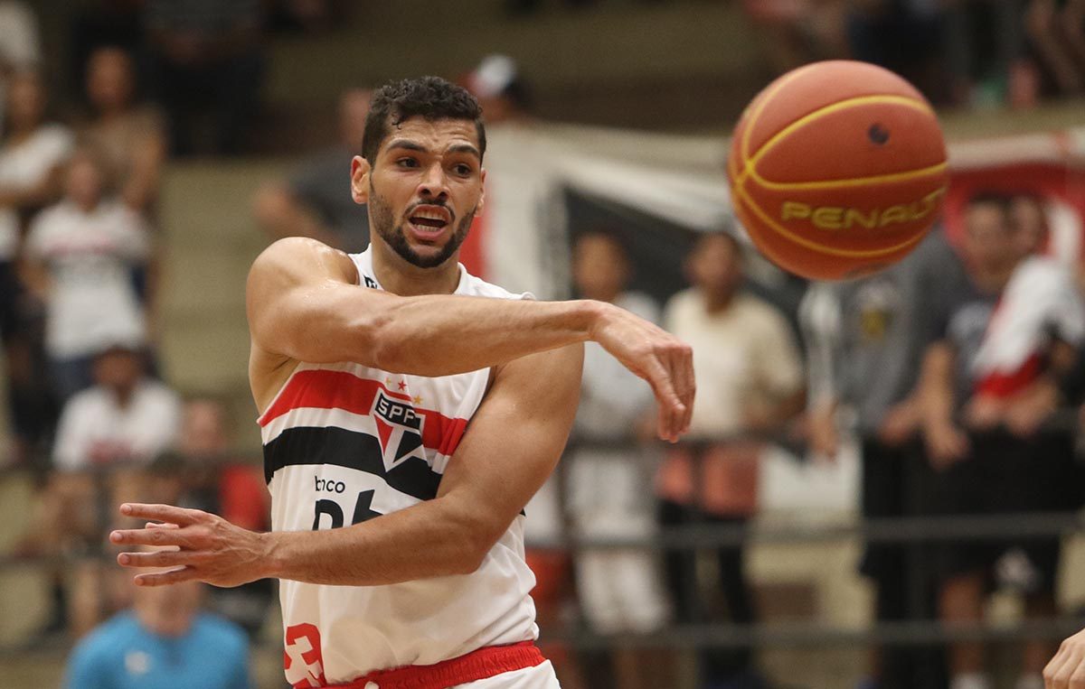 Esperança do basquete brasileiro, Léo Meindl precisa refinar seu jogo -  Mondo Basquete