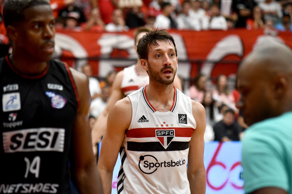 Com novo uniforme, Basquete Tricolor estreia no NBB contra o Rio Claro -  SPFC